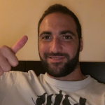 Higuain Social