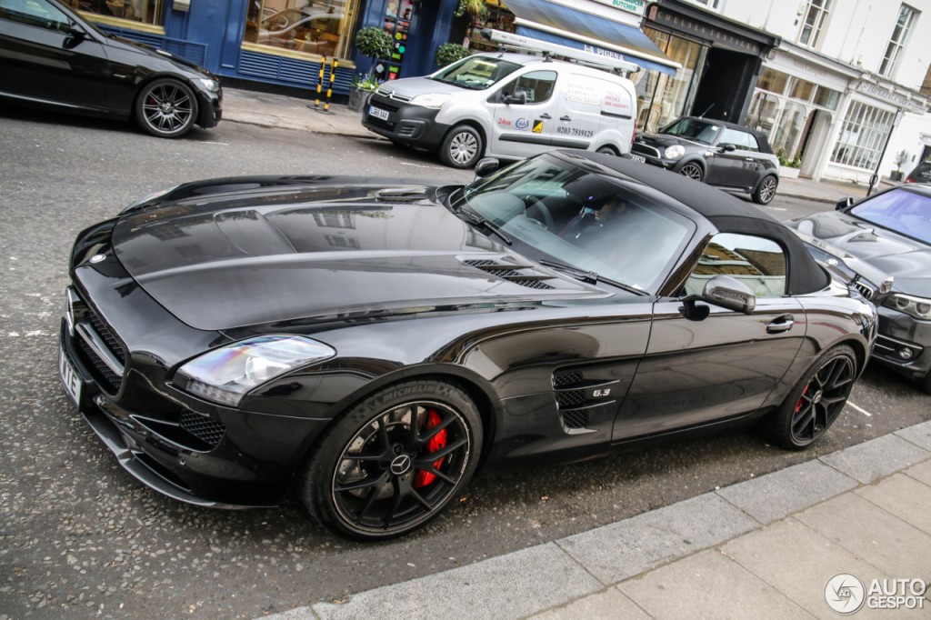 mercedes-benz-sls-amg-gt-roadster-final-edition-c359220032017152640_1