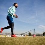 L'attaccante della Juventus Gonzalo Higuain si allena nel centro sportivo di Vinovo