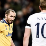 Giorgio Chiellini punta Harry Kane durante la sfida di Champions a Wembley tra Tottenham e Juve