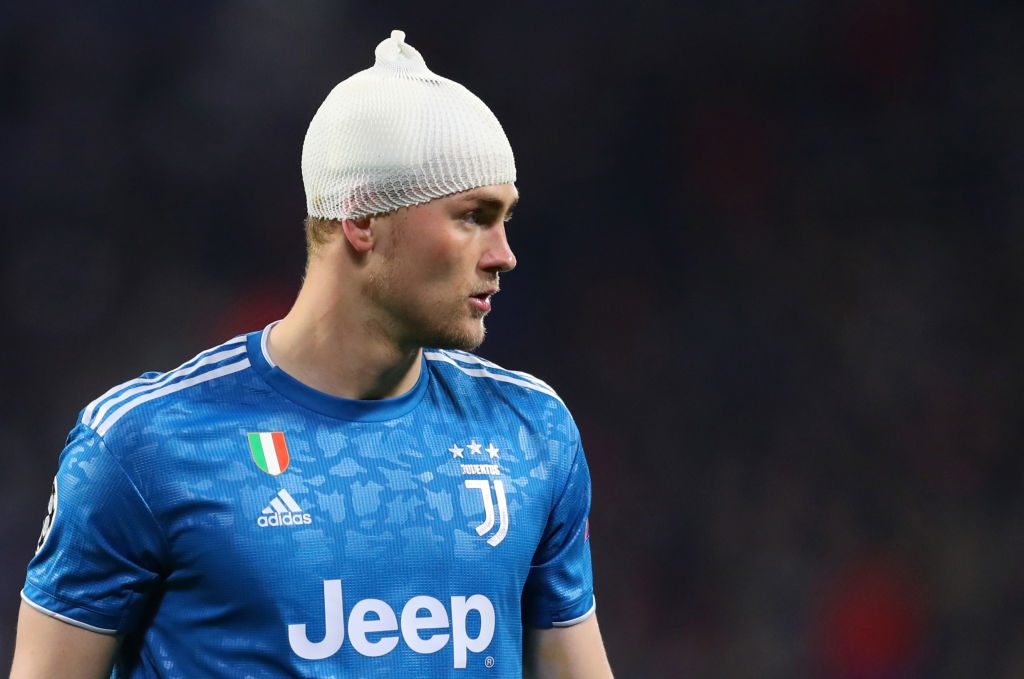 Olympique Lyon v Juventus - UEFA Champions League Round of 16: First Leg