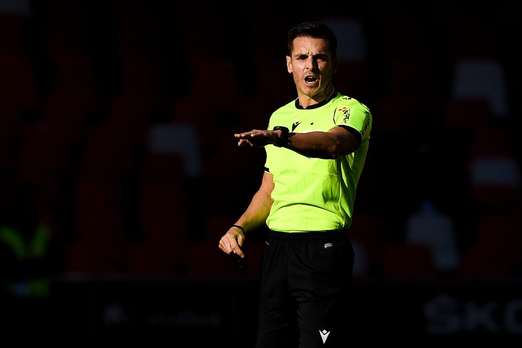 L'arbitro Carlos del Cerro Grande