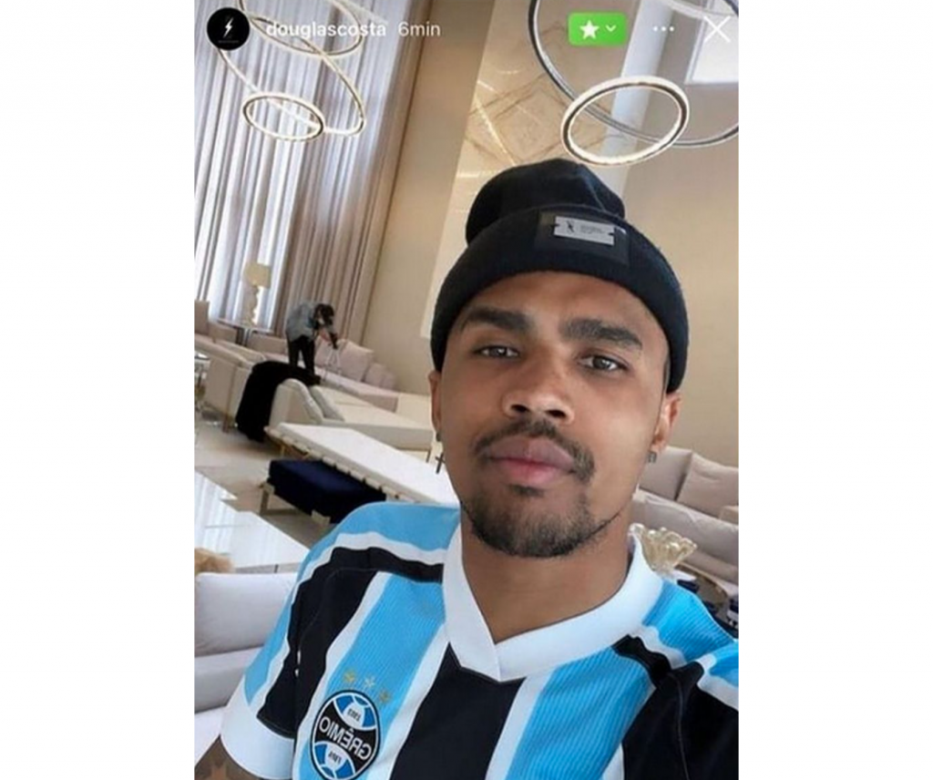 Douglas Costa
